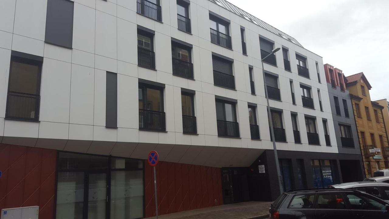Apartament Skarbowa 2 & Parking 레스노 외부 사진